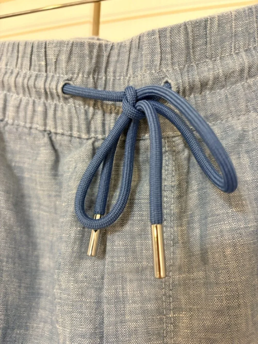 Athleta Linen Shorts Blue Chambray Size 12 EUC - Picture 5 of 7